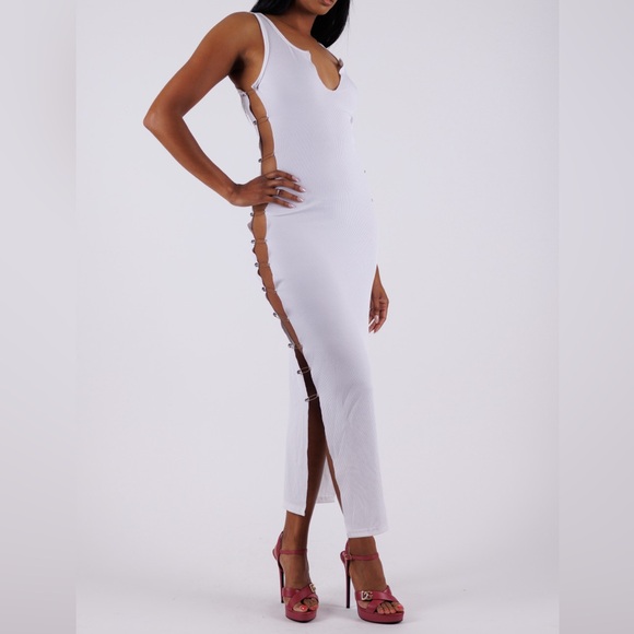 Dresses & Skirts - White maxi dress with clothes pin detail